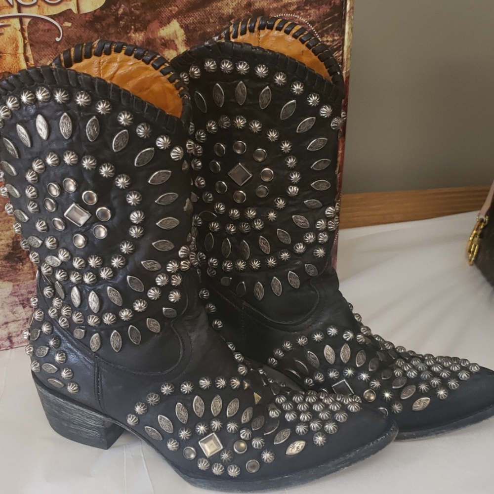 Old Gringo studded boots - Picture 1 of 3
